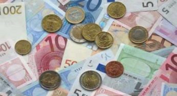 Euro Declines on Fed Rate Hike Expectations, Contradicting Eurozone’s Pandemic Low Unemployment Rate